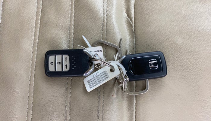 2022 Honda Amaze 1.2L I-VTEC VX, Petrol, Manual, 21,278 km, Key Close Up