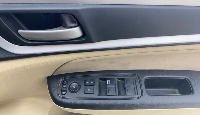 2022 Honda Amaze 1.2L I-VTEC VX, Petrol, Manual, 21,278 km, Driver Side Door Panels Control