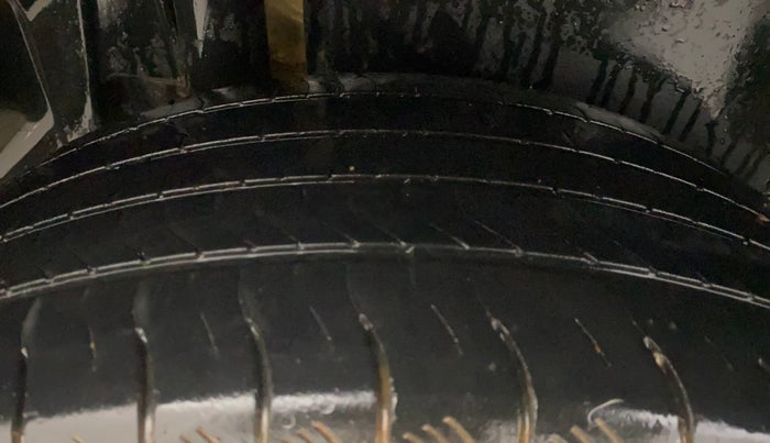 2020 Maruti Vitara Brezza ZXI, Petrol, Manual, 1,49,239 km, Right Rear Tyre Tread