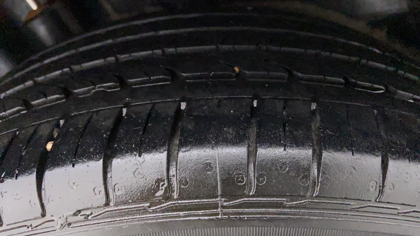 2018 Volkswagen Polo HIGH LINE PLUS 1.0, Petrol, Manual, 32,263 km, Left Front Tyre Tread