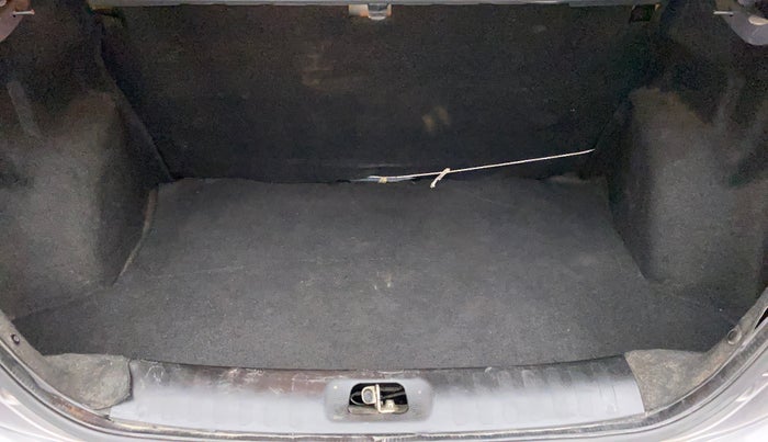 2014 Maruti Swift Dzire ZXI, Petrol, Manual, 88,871 km, Boot Inside