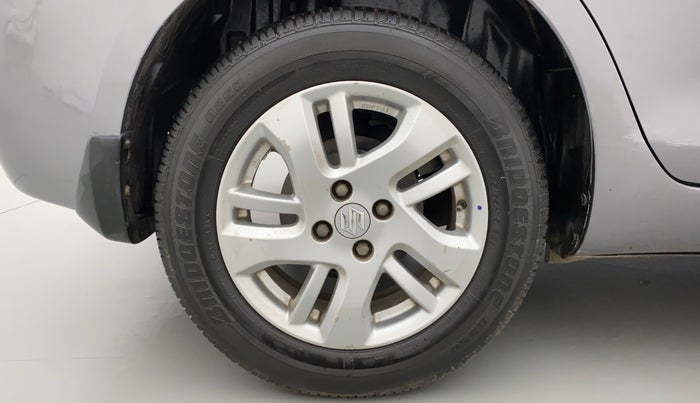 2014 Maruti Swift Dzire ZXI, Petrol, Manual, 88,871 km, Right Rear Wheel