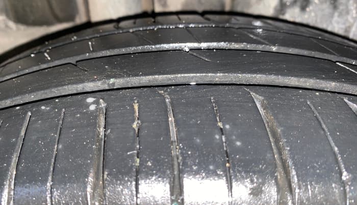 2017 Maruti Ertiga VXI, Petrol, Manual, 52,348 km, Right Rear Tyre Tread