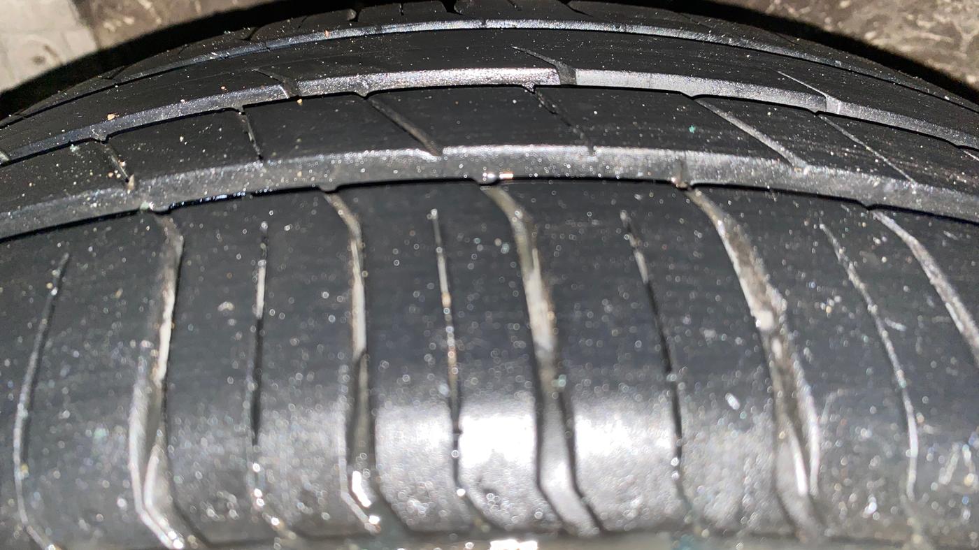 2017 Maruti Ertiga VXI, Petrol, Manual, 52,309 km, Left Front Tyre Tread