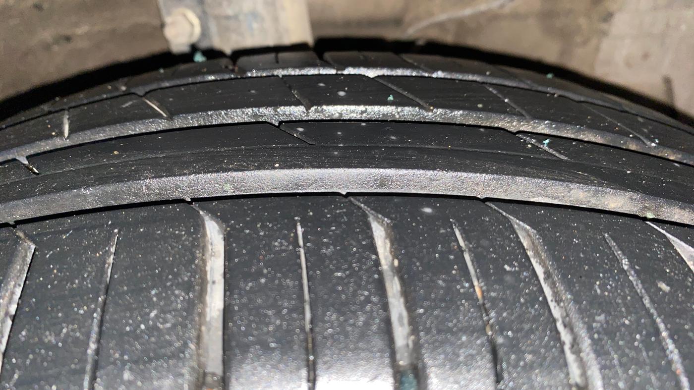 2017 Maruti Ertiga VXI, Petrol, Manual, 52,309 km, Right Front Tyre Tread