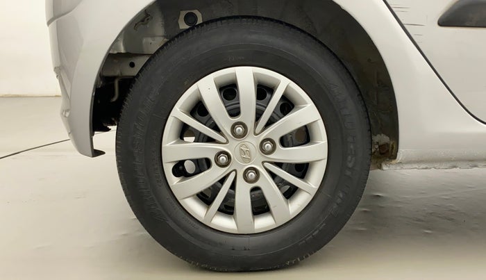 2014 Hyundai i10 SPORTZ 1.1, Petrol, Manual, 64,115 km, Right Rear Wheel