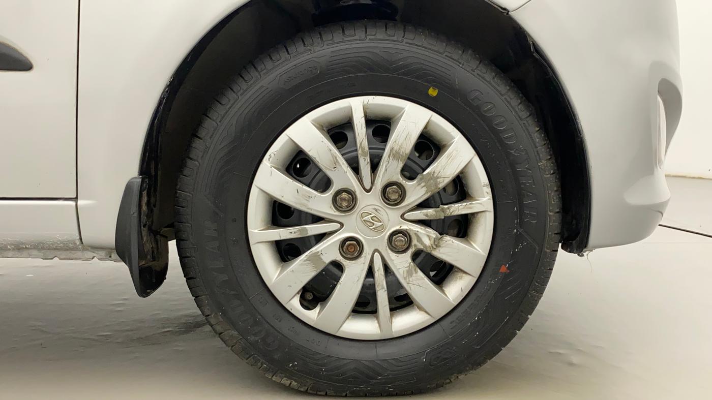 2014 Hyundai i10 SPORTZ 1.1, Petrol, Manual, 64,115 km, Right Front Wheel