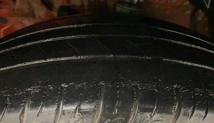 2019 Mahindra XUV300 W6 1.5 DIESEL, Diesel, Manual, 42,697 km, Left Front Tyre Tread