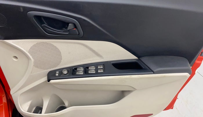 2019 Mahindra XUV300 W6 1.5 DIESEL, Diesel, Manual, 42,697 km, Driver Side Door Panels Control