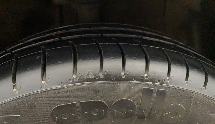 2018 Hyundai Grand i10 ASTA 1.2 KAPPA VTVT, Petrol, Manual, 50,519 km, Right Front Tyre Tread