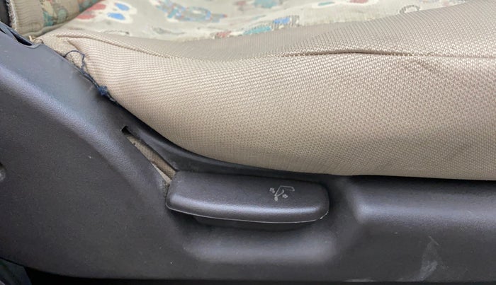 2010 Hyundai Santro Xing GLS, Petrol, Manual, 91,968 km, Driver Side Adjustment Panel