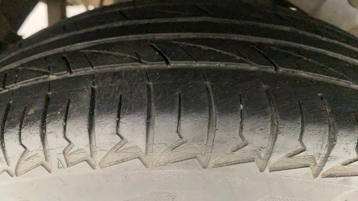 2010 Hyundai Santro Xing GLS, Petrol, Manual, 91,968 km, Right Rear Tyre Tread
