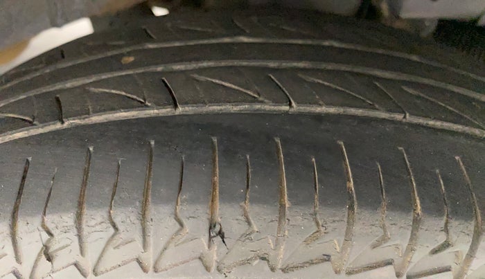 2010 Hyundai Santro Xing GLS, Petrol, Manual, 91,968 km, Left Rear Tyre Tread