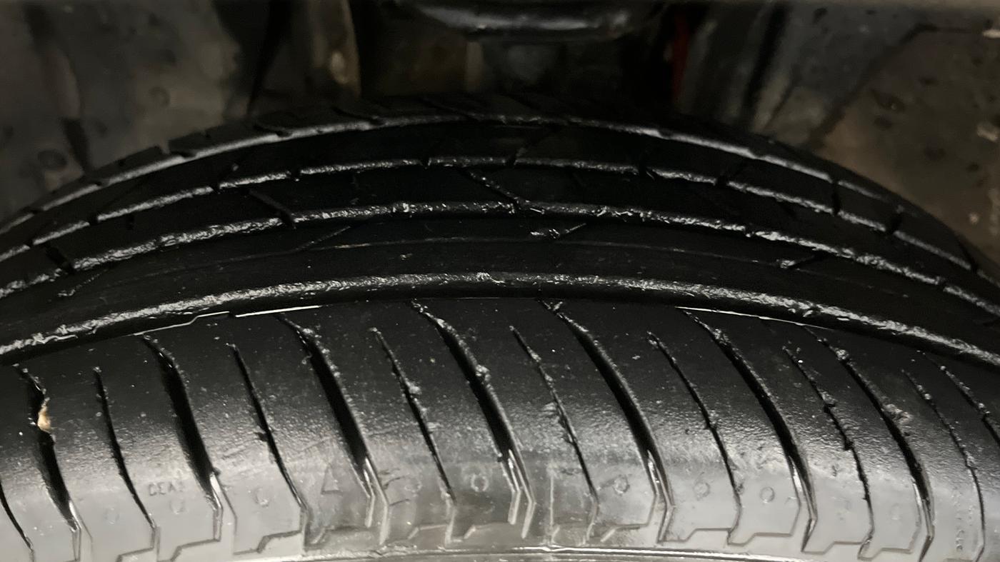 2024 Nissan MAGNITE XL, Petrol, Manual, 25,035 km, Left Front Tyre Tread