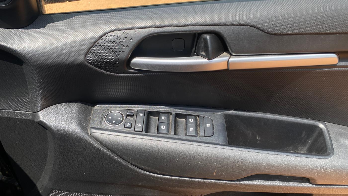 2021 KIA SONET HTK PLUS 1.0 IMT, Petrol, Manual, 23,368 km, Driver Side Door Panels Control