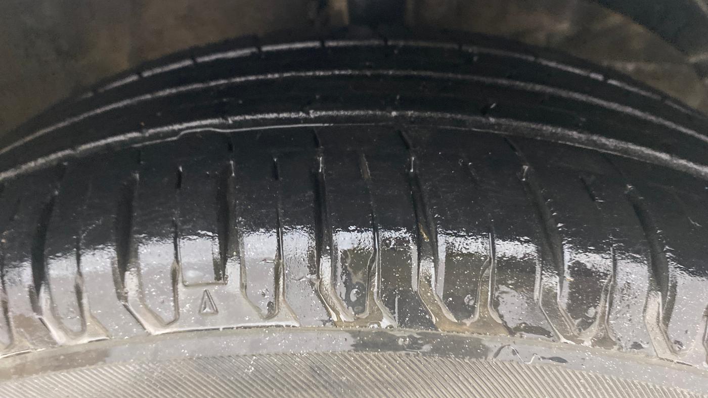 2019 Maruti Dzire ZXI, Petrol, Manual, 35,642 km, Right Front Tyre Tread