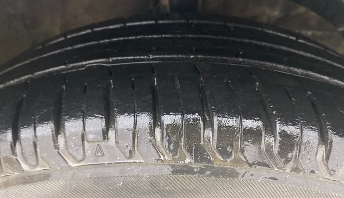 2019 Maruti Dzire ZXI, Petrol, Manual, 35,642 km, Right Front Tyre Tread