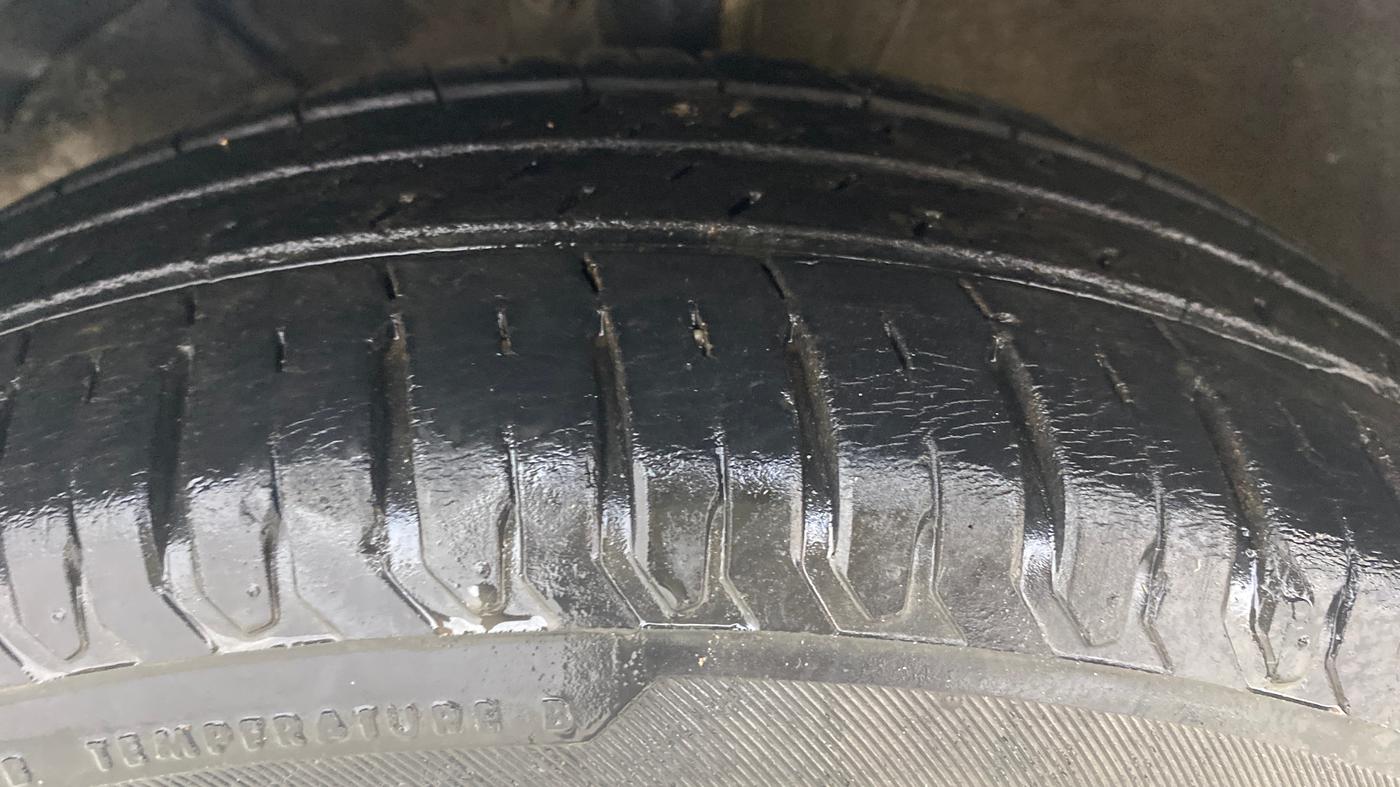 2019 Maruti Dzire ZXI, Petrol, Manual, 35,642 km, Left Front Tyre Tread