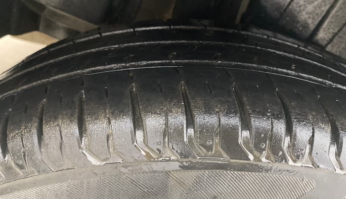 2019 Maruti Dzire ZXI, Petrol, Manual, 35,642 km, Right Rear Tyre Tread