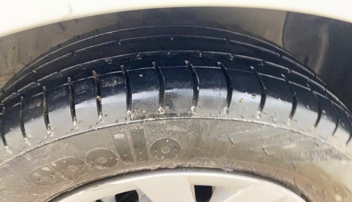 2016 Hyundai Grand i10 MAGNA 1.2 KAPPA VTVT, Petrol, Manual, 1,47,716 km, Right Front Tyre Tread