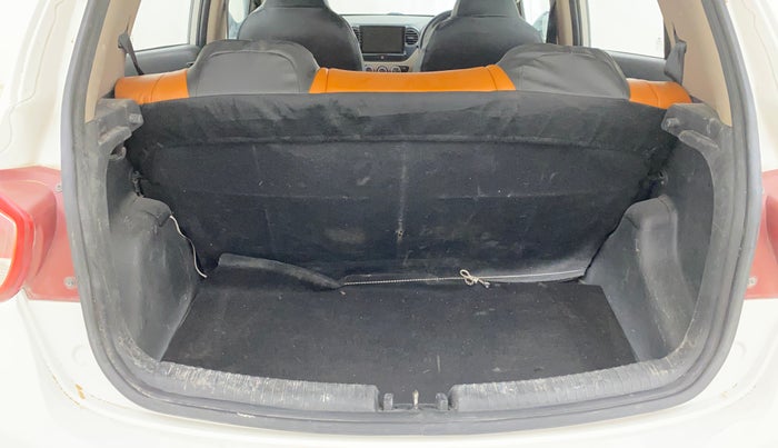 2016 Hyundai Grand i10 MAGNA 1.2 KAPPA VTVT, Petrol, Manual, 1,47,716 km, Boot Inside