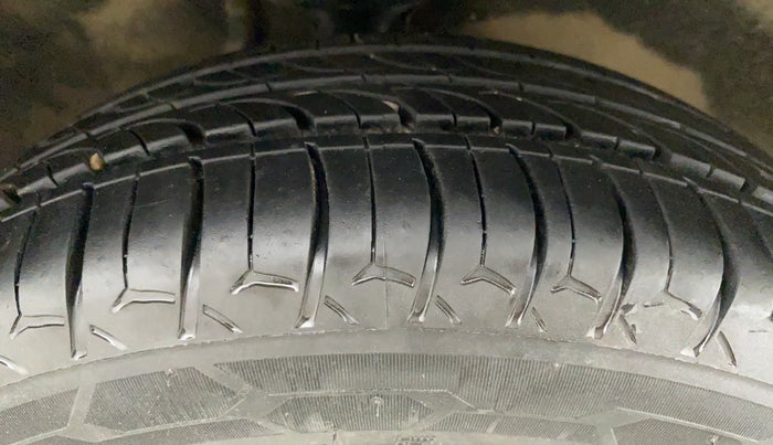 2017 Maruti Alto K10 VXI, Petrol, Manual, 45,785 km, Right Front Tyre Tread