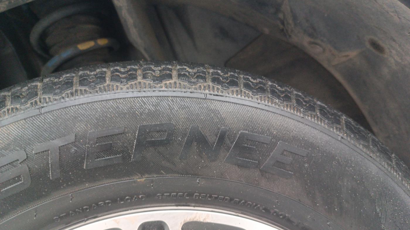 2019 Renault TRIBER RXZ, Petrol, Manual, 45,080 km, Left Front Tyre Tread