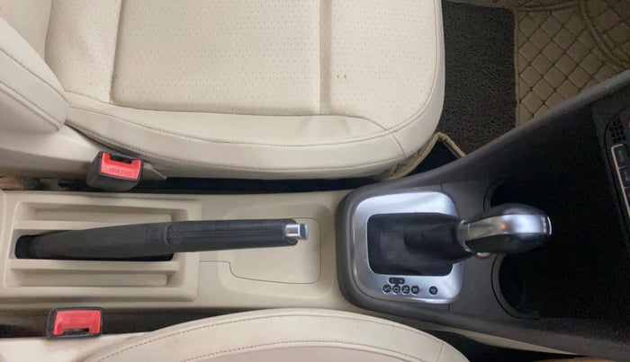 2014 Volkswagen Vento HIGHLINE PETROL AT, Petrol, Automatic, 31,816 km, Gear Lever