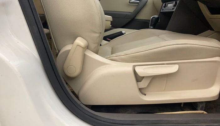 2014 Volkswagen Vento HIGHLINE PETROL AT, Petrol, Automatic, 31,816 km, Driver Side Adjustment Panel