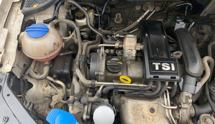 2014 Volkswagen Vento HIGHLINE PETROL AT, Petrol, Automatic, 31,816 km, Engine View - Right