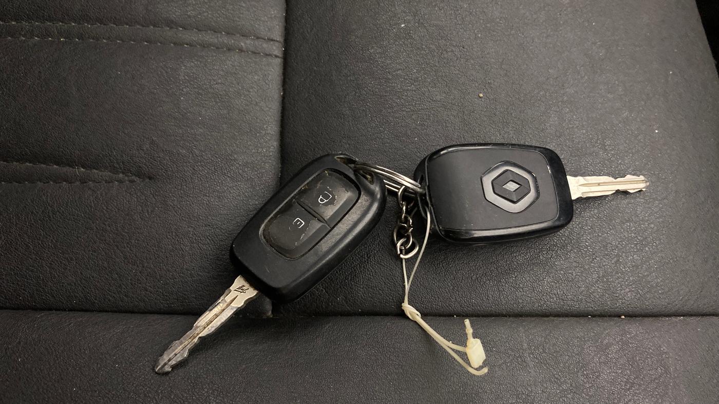 2019 Renault TRIBER RXT, Petrol, Manual, 1,14,799 km, Key Close Up