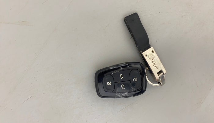 2023 Tata ALTROZ XZA + SUNROOF, Petrol, Automatic, 38,905 km, Key Close Up