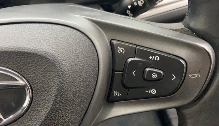 2023 Tata ALTROZ XZA + SUNROOF, Petrol, Automatic, 38,905 km, Adaptive Cruise Control