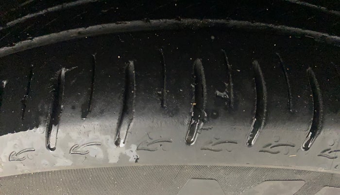 2023 Tata ALTROZ XZA + SUNROOF, Petrol, Automatic, 38,905 km, Right Front Tyre Tread