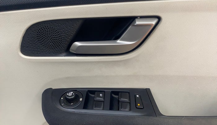 2023 Tata ALTROZ XZA + SUNROOF, Petrol, Automatic, 38,905 km, Driver Side Door Panels Control