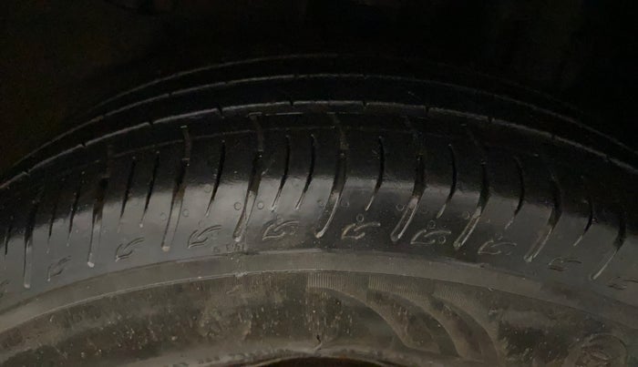 2019 Tata NEXON XE PETROL, Petrol, Manual, 76,073 km, Left Rear Tyre Tread