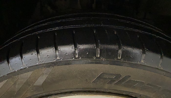 2019 Tata NEXON XE PETROL, Petrol, Manual, 76,073 km, Right Front Tyre Tread