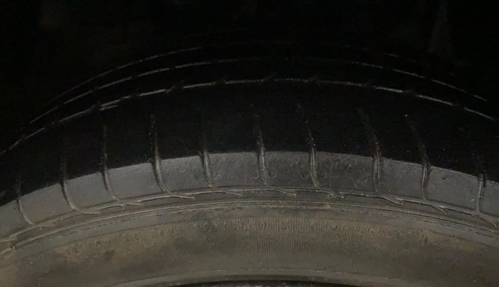 2019 Tata NEXON XE PETROL, Petrol, Manual, 76,073 km, Left Front Tyre Tread