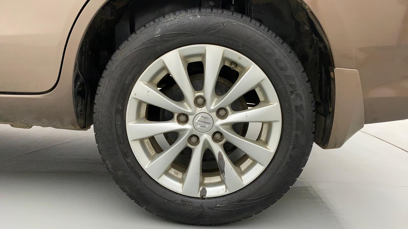 2013 Maruti Ertiga ZXI, Petrol, Manual, 43,680 km, Left Rear Wheel