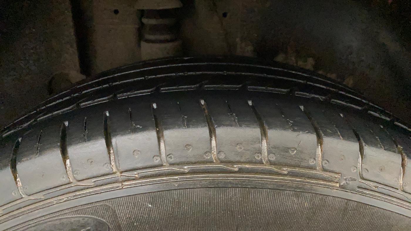 2019 KIA SELTOS GTX PLUS DCT 1.4 PETROL, Petrol, Automatic, 1,00,929 km, Right Rear Tyre Tread