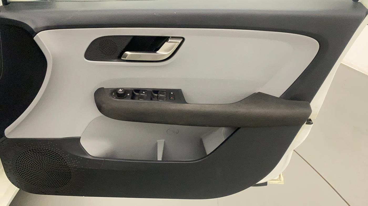 2020 Tata ALTROZ XZ PETROL, Petrol, Manual, 72,276 km, Driver Side Door Panels Control