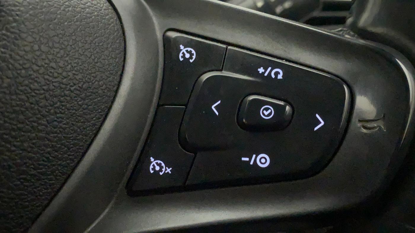 2020 Tata ALTROZ XZ PETROL, Petrol, Manual, 72,276 km, Adaptive Cruise Control