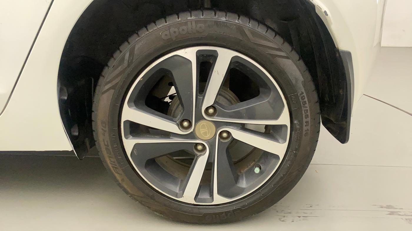 2020 Tata ALTROZ XZ PETROL, Petrol, Manual, 72,276 km, Left Rear Wheel