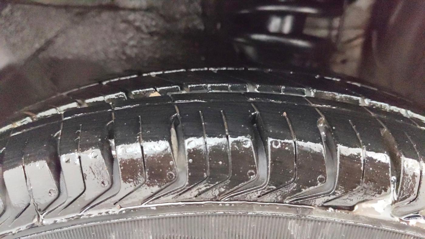 2018 Maruti Alto 800 LXI CNG O, CNG, Manual, 49,512 km, Left Front Tyre Tread