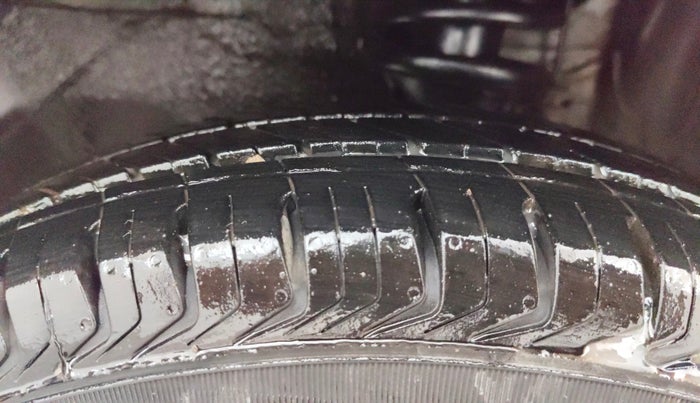 2018 Maruti Alto 800 LXI CNG O, CNG, Manual, 49,512 km, Left Front Tyre Tread