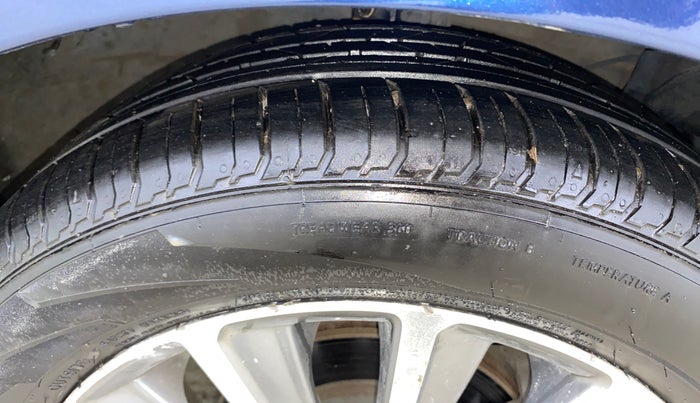 2018 Maruti Ciaz ALPHA  AT 1.5 SHVS PETROL, Petrol, Automatic, 39,092 km, Right Front Tyre Tread