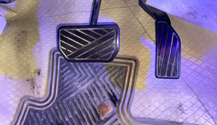 2018 Maruti Ciaz ALPHA  AT 1.5 SHVS PETROL, Petrol, Automatic, 39,092 km, Pedals