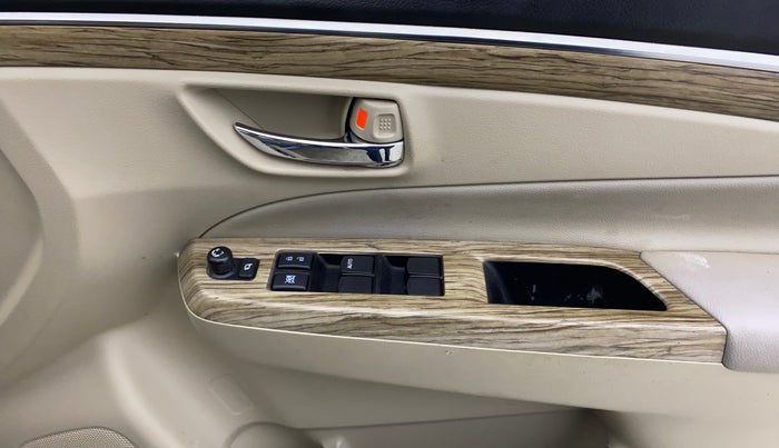 2018 Maruti Ciaz ALPHA  AT 1.5 SHVS PETROL, Petrol, Automatic, 39,092 km, Driver Side Door Panels Control