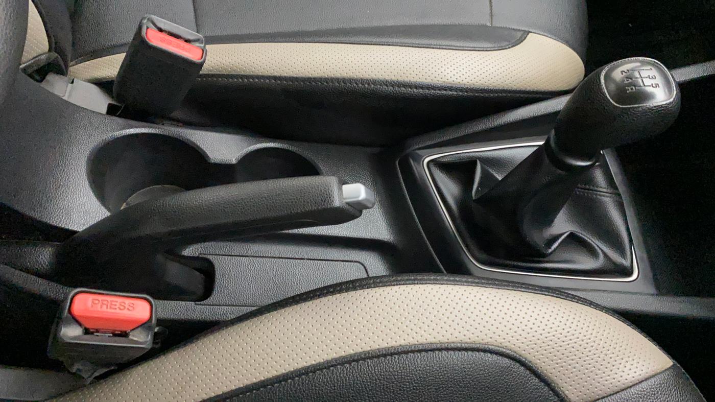 2017 Hyundai Elite i20 ASTA 1.2, Petrol, Manual, 40,006 km, Gear Lever