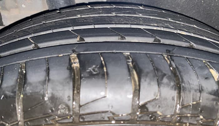 2025 KIA SYROS HTX Plus (O) 1.5 Diesel 6AT, Diesel, Automatic, 4,710 km, Right Rear Tyre Tread